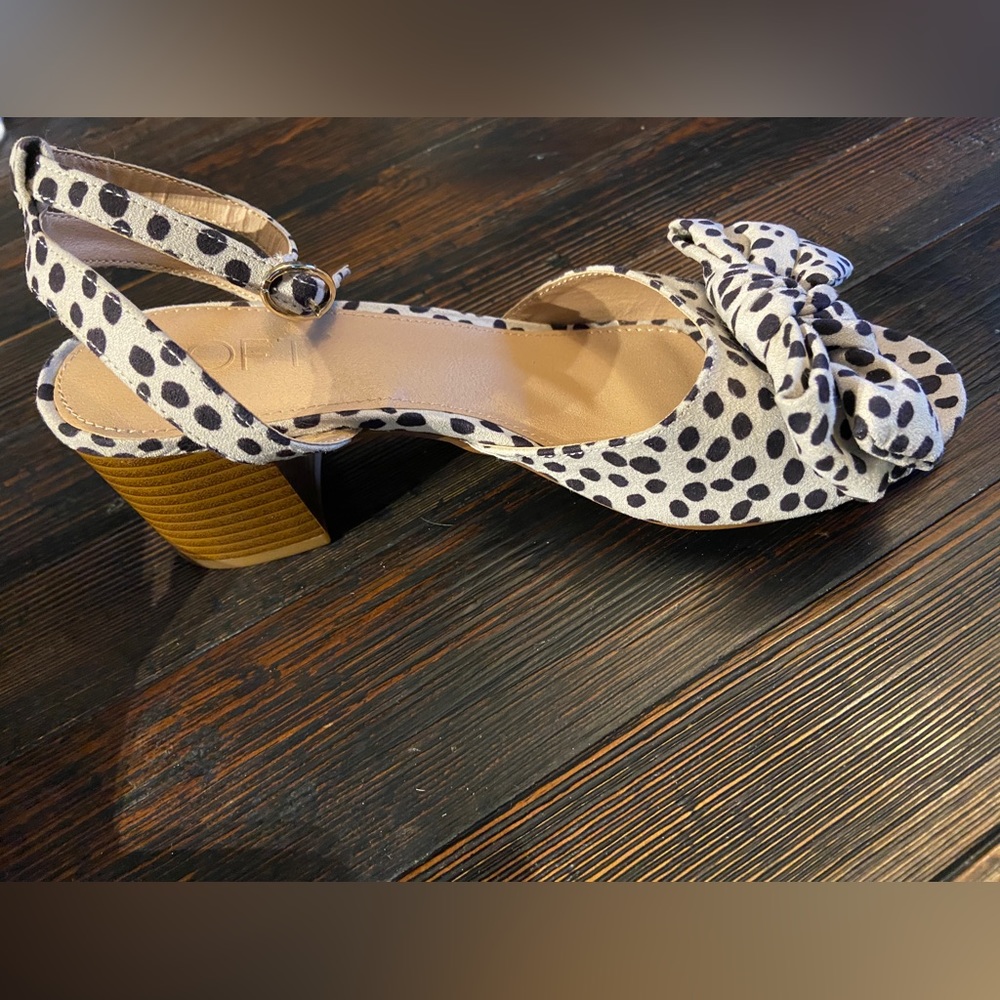 LOFT Cream and Black Strappy Sandals Size 6.5 - Picture 5 of 10